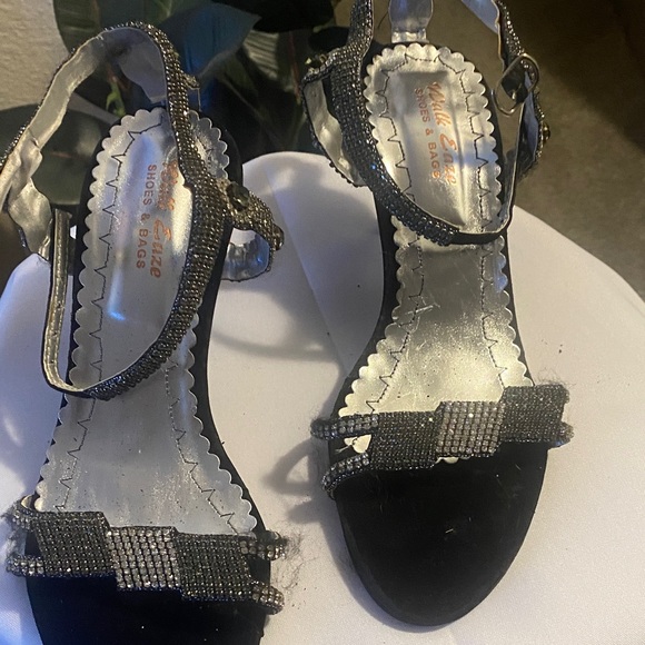 Anne Michelle Shoes - Walk Ease Black and Silver Strappy Heels